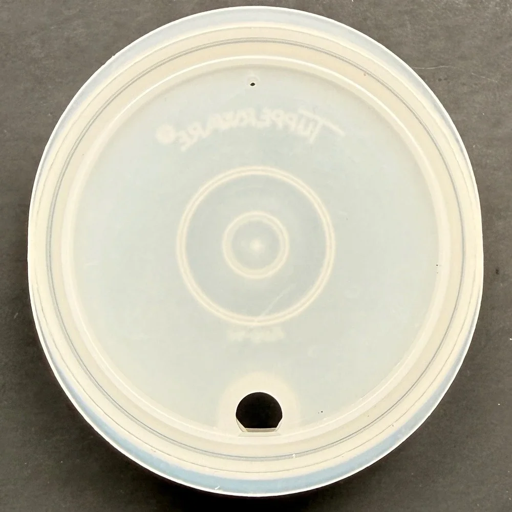 Tupperware Frosted Translucent Round Replacement Lid Seal 1519-15 Straw Hole 3in